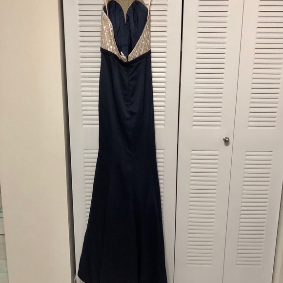 Camille La Vie Evening Gown - Picture 6 of 7